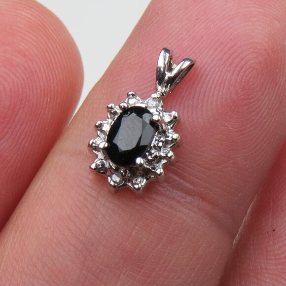 $850 10k Gold Diamond & Sapphire Pendent - Picture 1 of 3